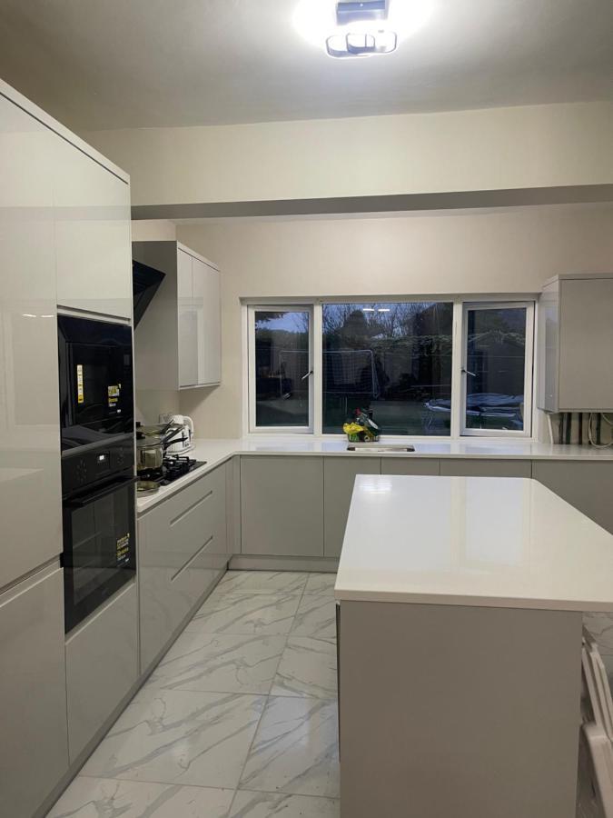 One Bedroom In Spacious Bungalow, Free Parking & Private Entrance Edynburg Zewnętrze zdjęcie